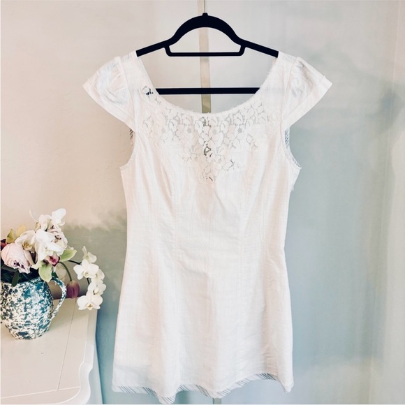 Free People White Cotton Lace Accent Mini Dress V Neck In Back, Size 6 - Picture 1 of 8